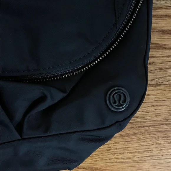Lululemon Festival Bag - Picture 2 of 7
